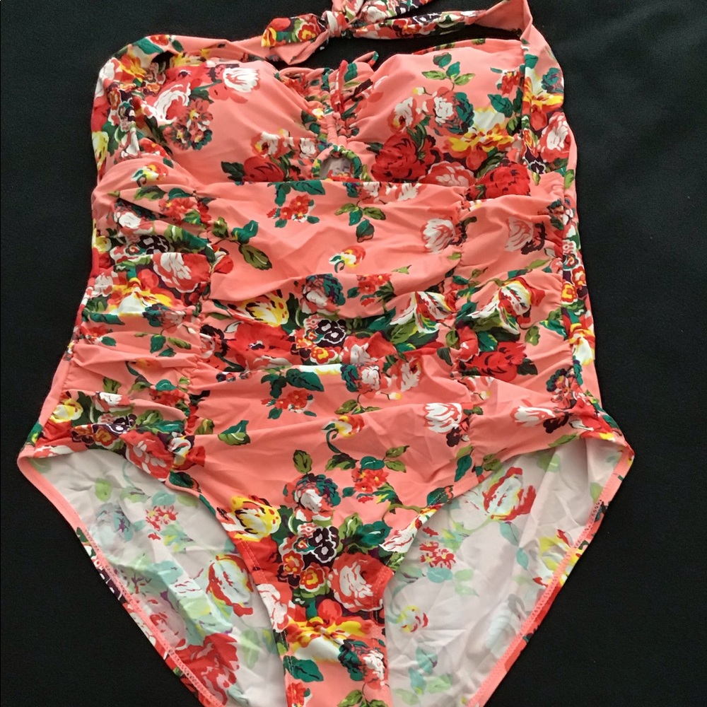 ๐ Peachy Pink Floral Vintage Style Bathing Suit - Picture 4 of 8